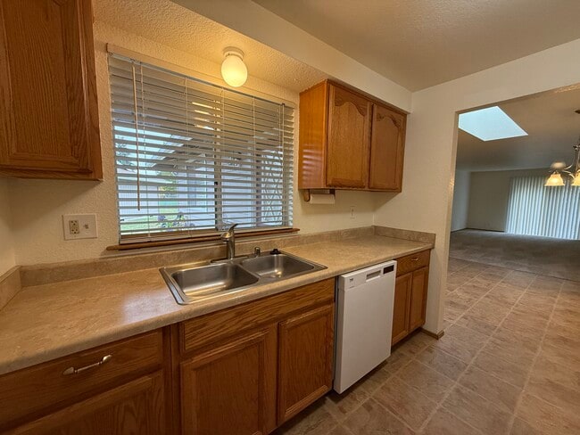 Building Photo - 9114 44th Dr NE