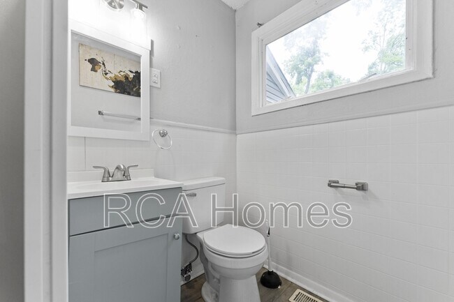 Building Photo - 2292 W 67th St