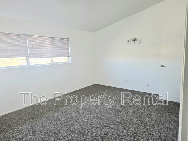 Building Photo - 1003 N Grandview Ave