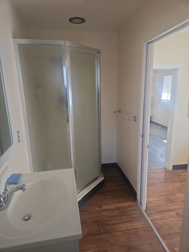 Building Photo - READY TO MOVE IN- MUST SEE - TWO CAR OFF STREET PARKING SPOTS AND UTILITIES PAID