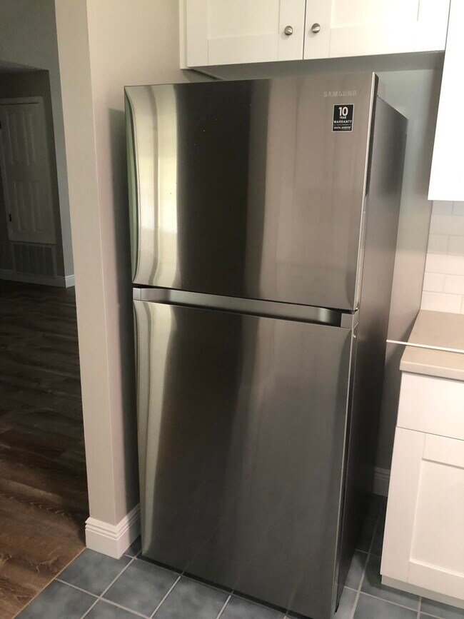 Building Photo - 7653 Frankfort St