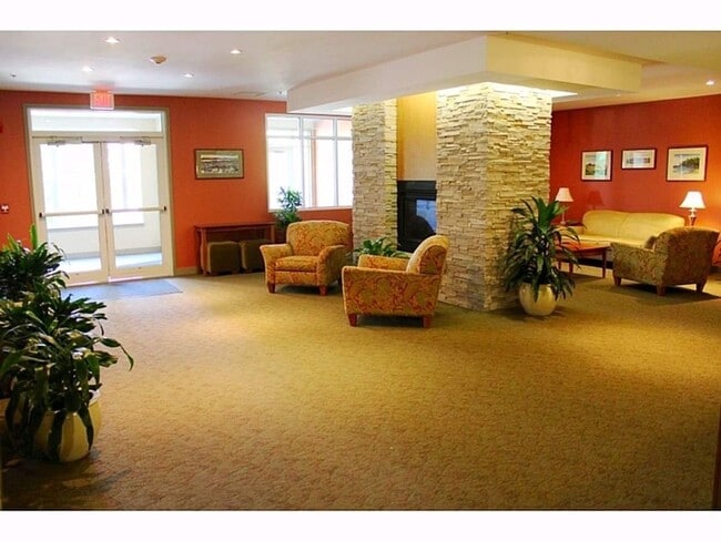 Building Photo - Eastwood Commons 1bd/1ba Condo - Available 6/1