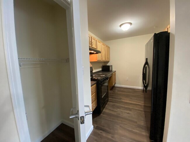 Building Photo - 100 Sentinel Court