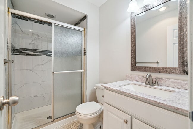 Primary Bedroom Bathroom - 100 Rennard Ter