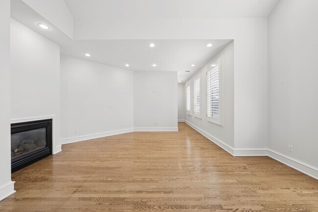 Building Photo - 400 Clayton St