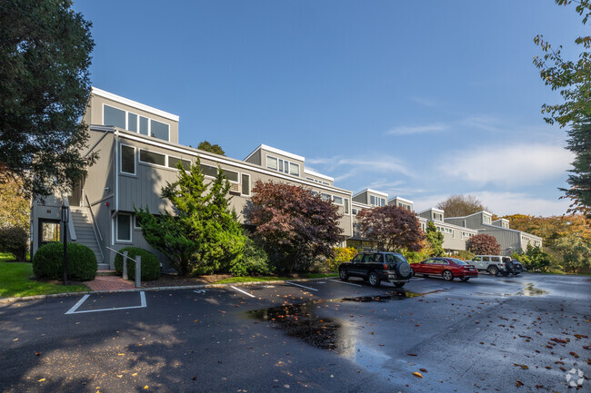 Building Photo - Hampton Mews Apartments