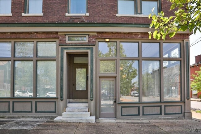 Building Photo - 3868 Shenandoah Ave