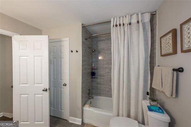Building Photo - 1025 Hilburn Dr SE
