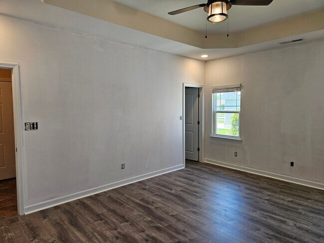 Building Photo - 3 Bedroom, 2 bath unfurnished home located in Bridgeport Community in Sneads Ferry