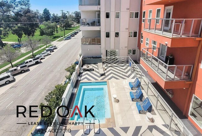 Building Photo - 11405 Chandler Blvd