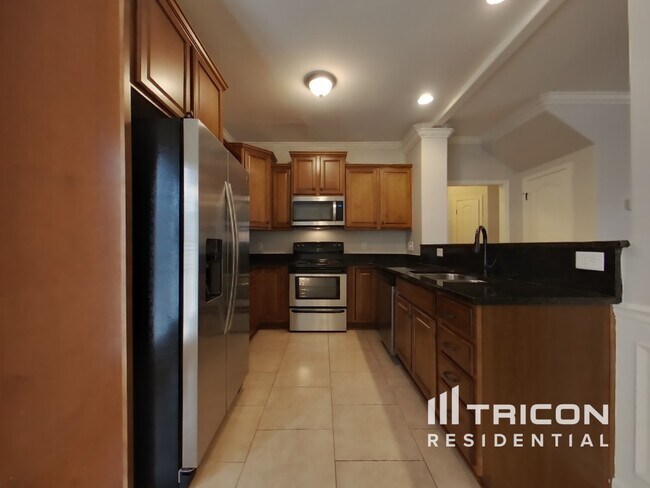 Building Photo - 3125 Hidden Creek Dr