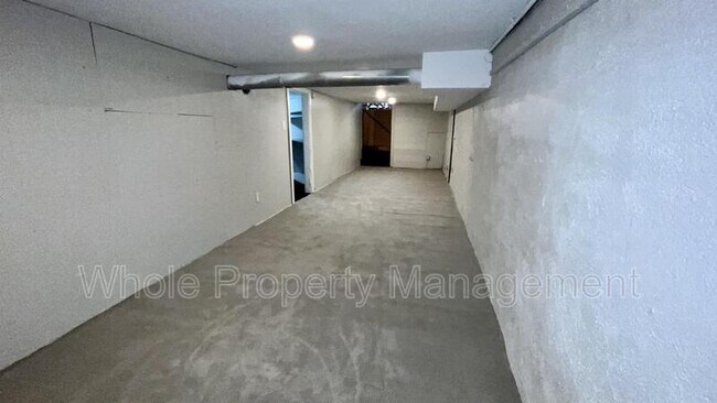 Building Photo - 1850 W 33rd Ave
