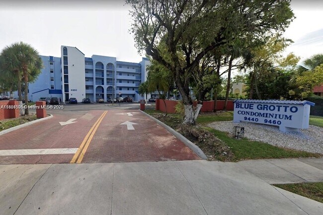 Primary Photo - 9440 Fontainebleau Blvd