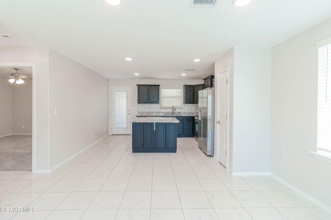 Building Photo - 14465 Mariam Hanna St