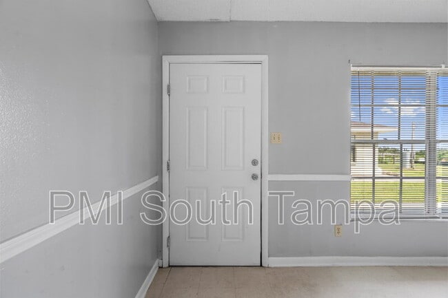 Building Photo - 9948 US-98