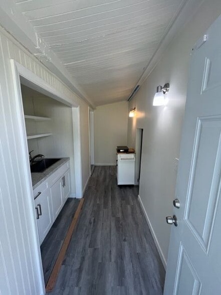 Building Photo - 2376 Case Ln