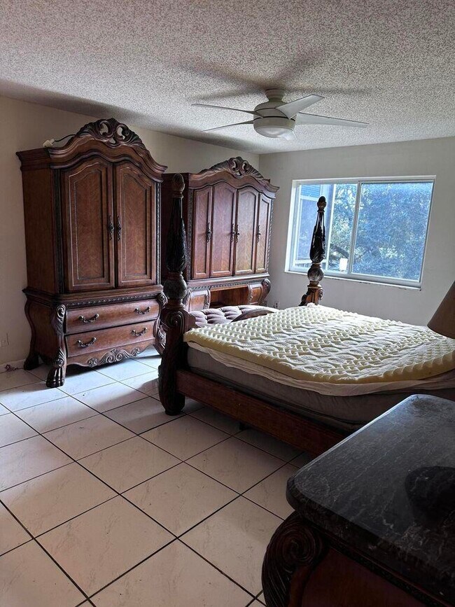 Building Photo - 6200 S Falls Cir Dr