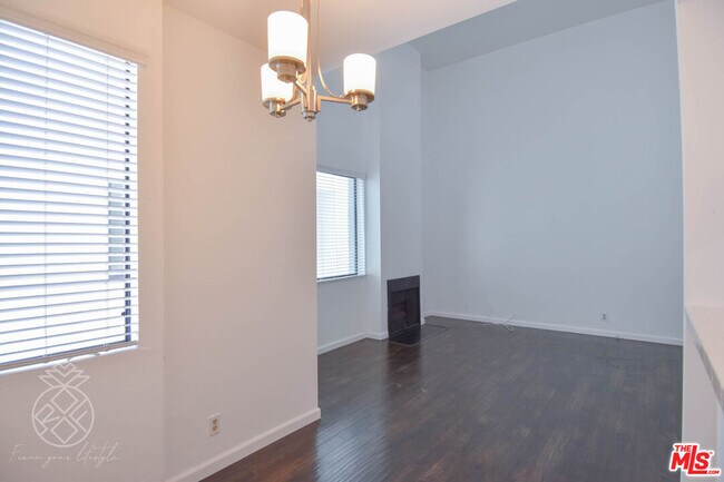 Building Photo - 1727 Glendon Ave