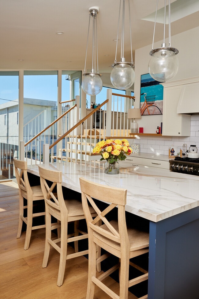 Building Photo - 14 Westwind St