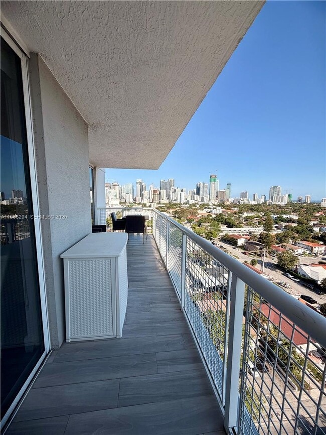 Building Photo - 900 SW 8th St