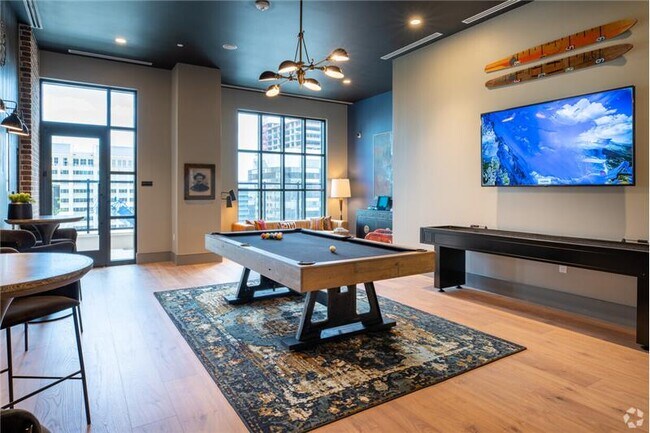 Building Photo - 402 Guadalupe St