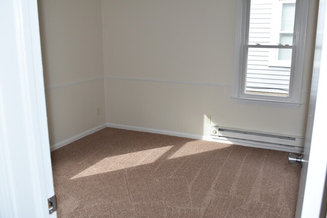 Building Photo - 2648 Fairland St