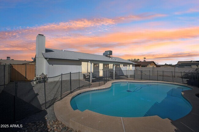 Building Photo - 6123 W Karen Lee Ln