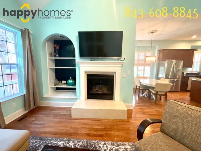 Building Photo - Gorgeous home in an ideal location on Daniel Island