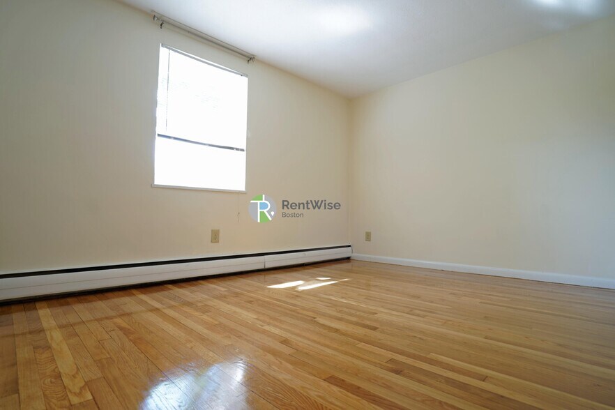 Building Photo - 110 Babcock St