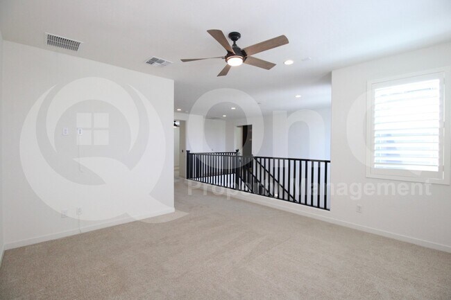 Building Photo - 10207 E Tillman Ave