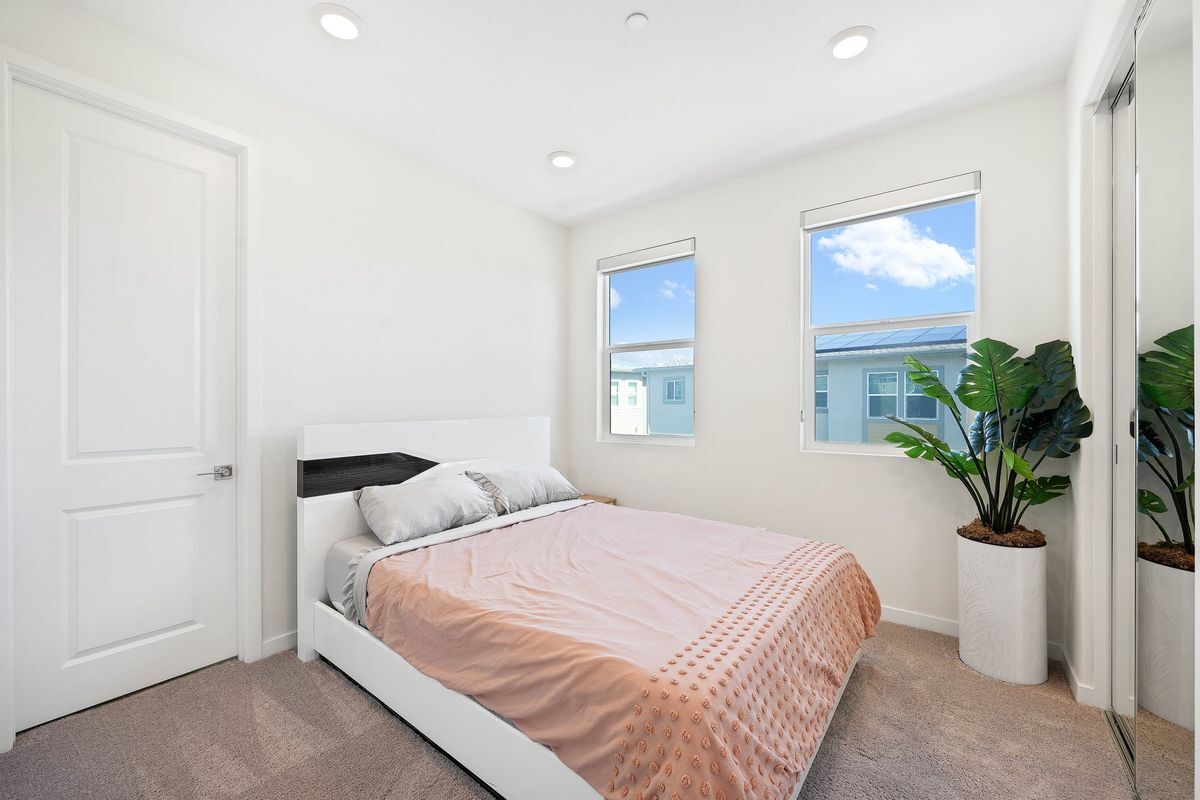 Building Photo - 27586 Manzanita Wy