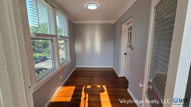 Building Photo - 923 Rogers Pl