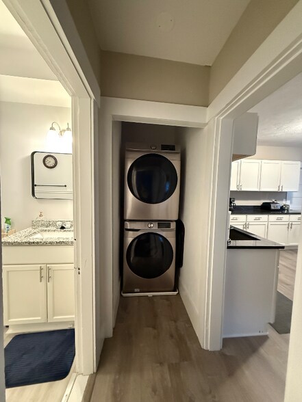 Building Photo - 41 Cliff St