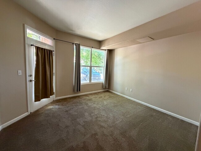 Building Photo - 605 Cougar Bluff Point