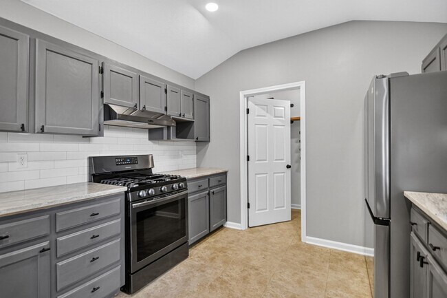 Building Photo - 2725 Valley Forge Dr