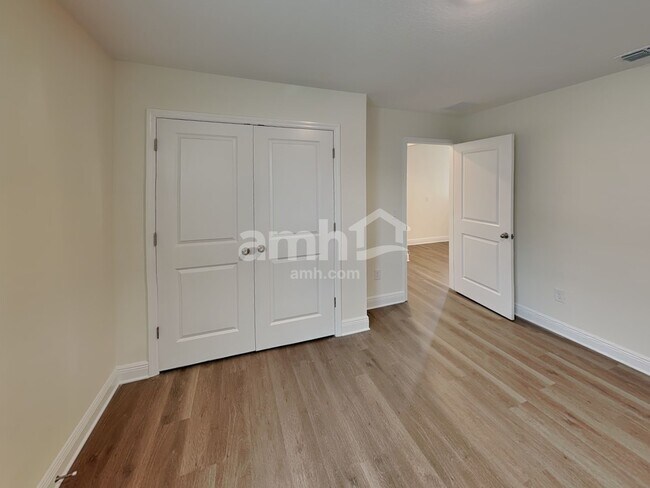 Building Photo - 5962 Pinewood Ests Dr