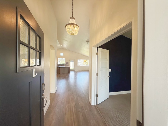 Building Photo - 1286 E Whig Dr