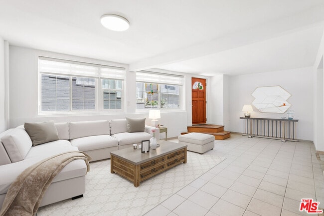 Building Photo - 1635 S Beverly Glen Blvd