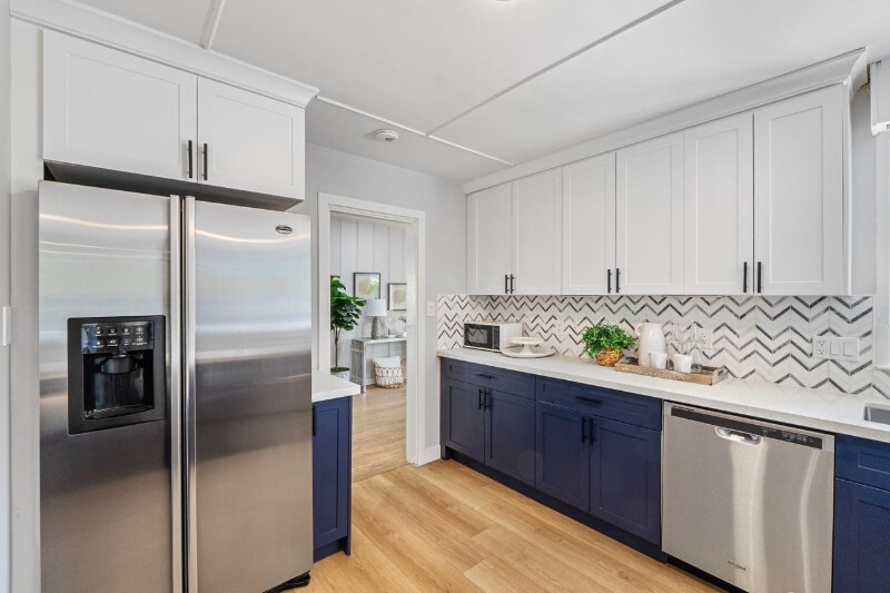 Building Photo - 102 Olive St