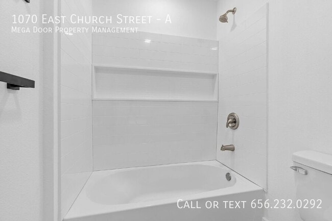 Building Photo - 1070 E Church St