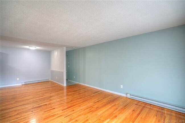 Building Photo - 82 Buddington Rd