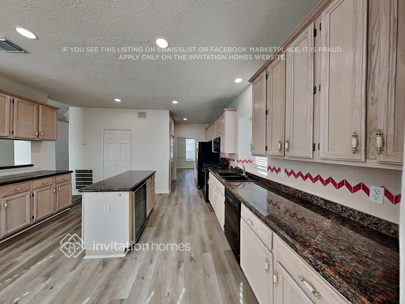 Building Photo - 6006 Sandy Hollow Dr