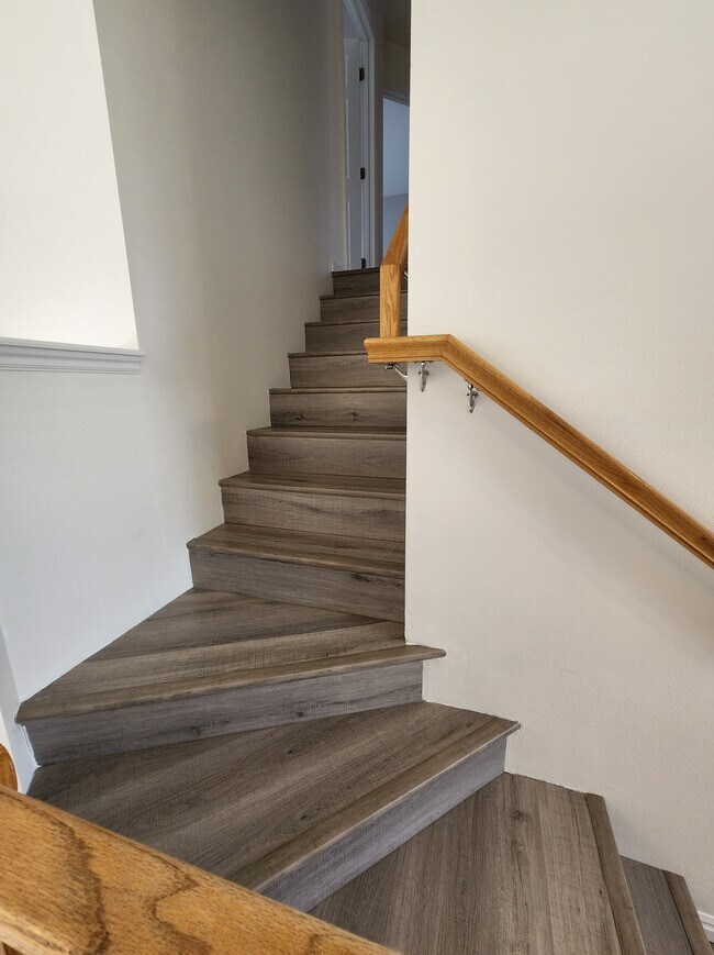 Building Photo - 1638 S 2960 E St