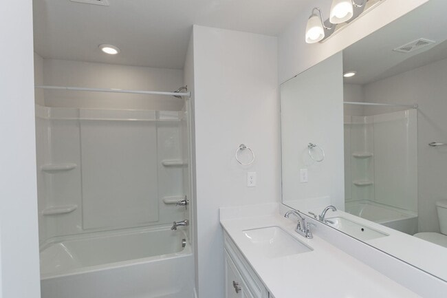 Building Photo - Monte Vista Townhomes