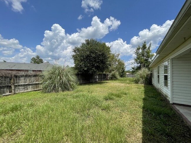 Building Photo - Home For Rent