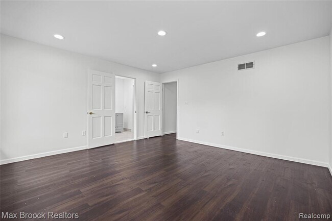 Building Photo - 3332 Barlyn Ln
