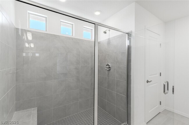 Building Photo - 5733 S Tioga Way