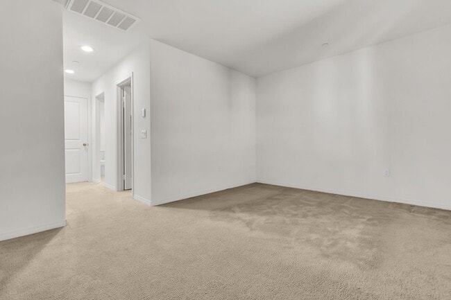 Building Photo - 1520 W 1st St