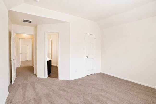Building Photo - 3303 Belmont River Ln
