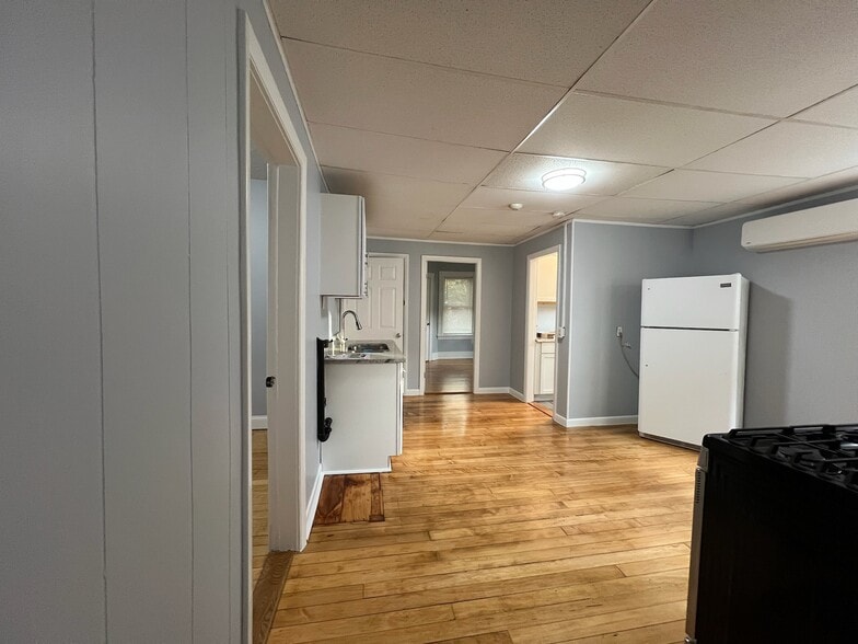 KITCHEN - 28 Paine St